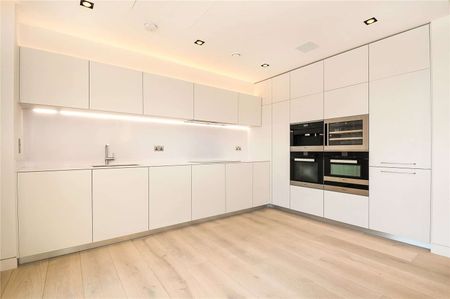 A bright, two double bedroom fully furnished apartment situated within this exclusive and iconic portered, development located at One Tower Bridge. - Photo 5