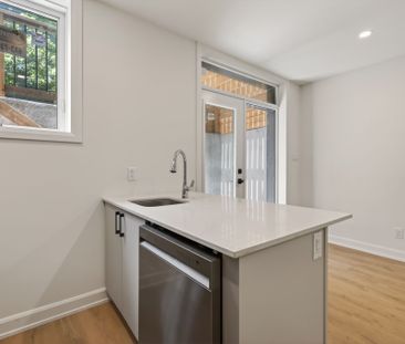 For Lease - 610 Tweedsmuir Avenue Unit# B, Westboro - Hampton Park,... - Photo 1