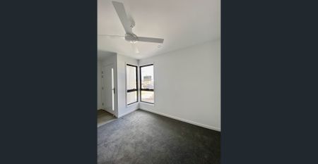 Welcome home to your new Home - Spacious 4 bedroom “Stradbroke” complete with a large backyard. - Photo 4