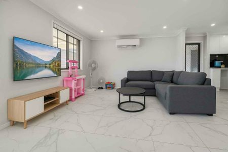 3 Glenlea, CANLEY HEIGHTS NSW - Photo 5