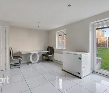 4 bedroom detached house to rent - Photo 6