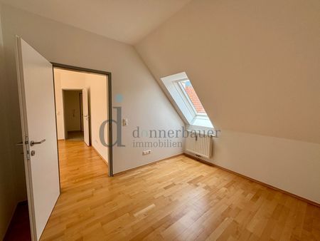 Charmante 3-Zimmer-Wohnung mit herrlichem Ausblick und Autoabstellplatz - Foto 3