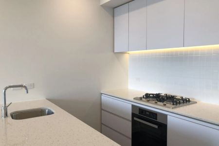 TWO BEDROOM APARTMENT IN THE HEART OF ADELAIDE CBD - Photo 3