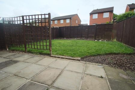 3 bedroom semi-detached house to rent - Photo 5