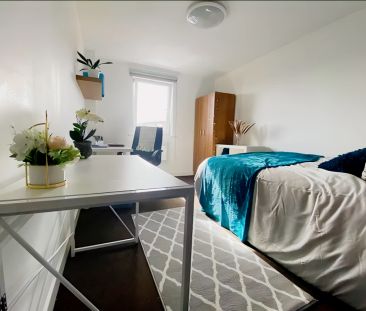 Ensuite Room - Photo 1