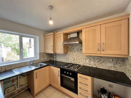 2 bedroom terraced house to rent - Photo 2
