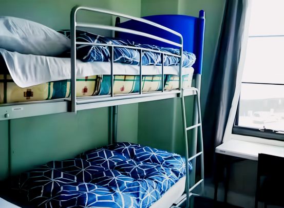 4 People Shared - Photo 1