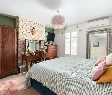 2 bedroom terraced house to rent - Photo 4