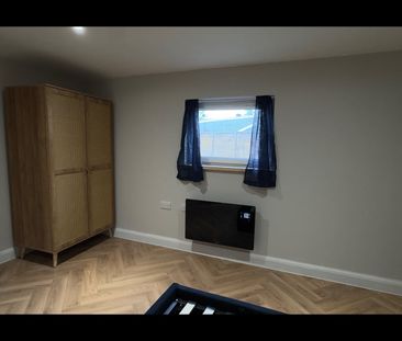 1 Bed Flat, Westhorne Avenue, SE9 - Photo 3