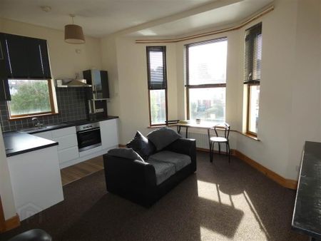 Flat 3 152 Upper Newtownards Road, 152 Upper Newtownards Road, Belfast, BT4 3EQ - Photo 5