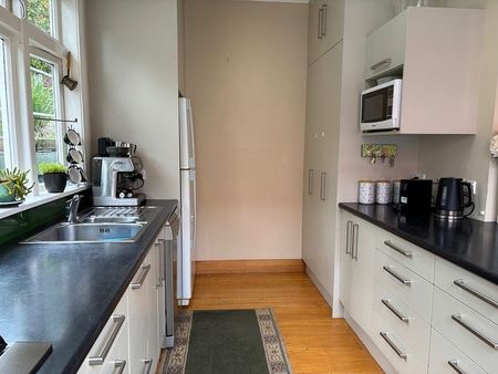 Sunny 3-Bedroom Character Home in Island Bay - Photo 2