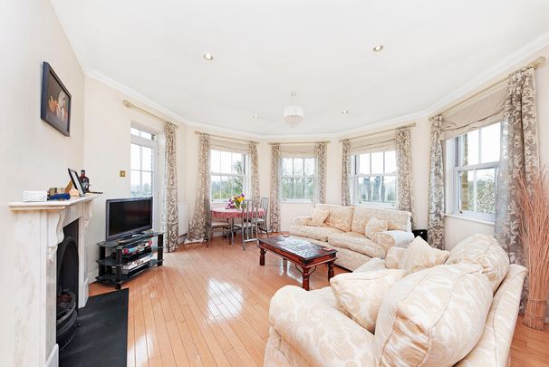 Southlands Drive, SW19, London - Photo 1