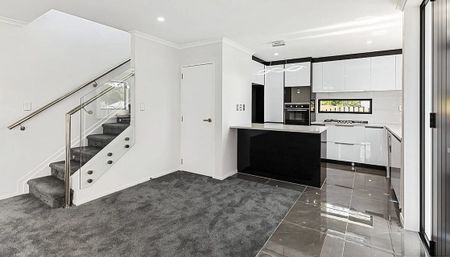 36 Christmas Road - Charming 5BR Manurewa Haven - Photo 5