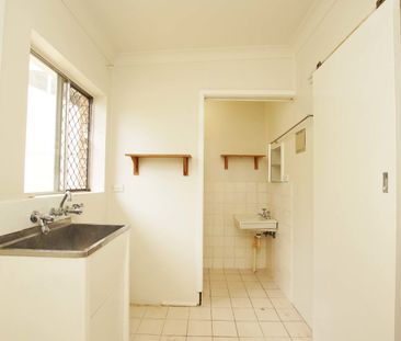 NESTLED IN THE HEART OF COFFS HARBOUR - Photo 6