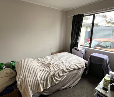 Prime city location - four bedroom student rental! - Photo 1
