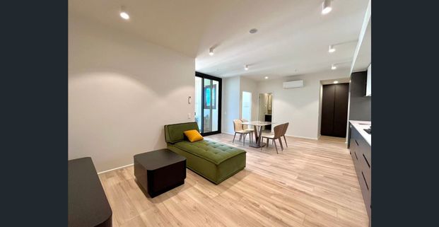 Victoria Tower Adelaide - Two Bedrooms, One Bathroom Apts with Brand New Furniture - Photo 1