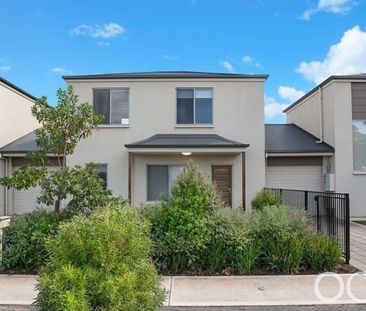 Open the Door to Effortless Style - Photo 3