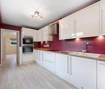 4 bedroom semi-detached house to rent - Photo 1