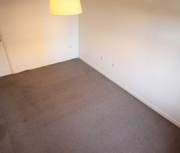 The Gardens, Middleton, Leeds, LS10 4UG - Photo 4