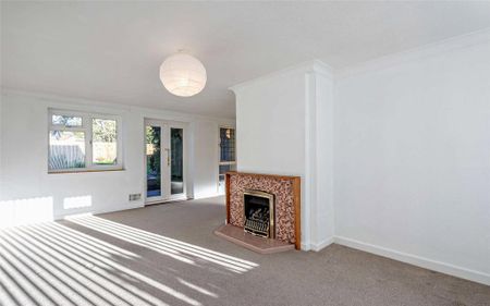 3 bedroom semi-detached house to rent - Photo 2