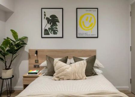 Superior Studio Floor 5-7 - Photo 4