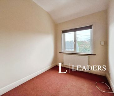 3 bedroom apartment to rent North Road, Portslade - Photo 5