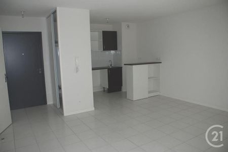 Location Appartement 2 pièces 36m² MOURENX 64150 - Photo 2