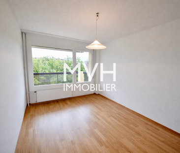 Close to UN in quiet 5-room apartment renovated with 3 balconies - Photo 5