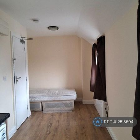 Studio to rent - Photo 4