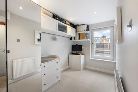 2 bedroom flat to rent - Photo 2