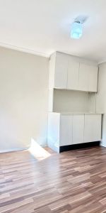 Well maintained studio with convenient setting - Photo 3