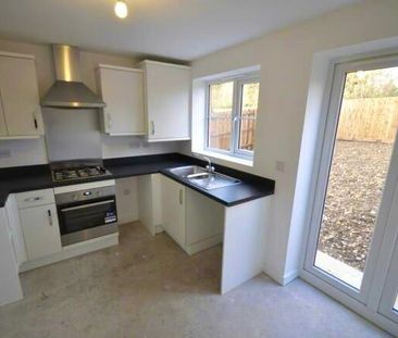 3 bedroom semi-detached house to rent - Photo 5