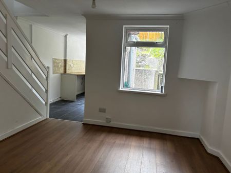 Bridge Street, Llangennech, Llanelli, Carmarthenshire, SA14 8TW - Photo 2