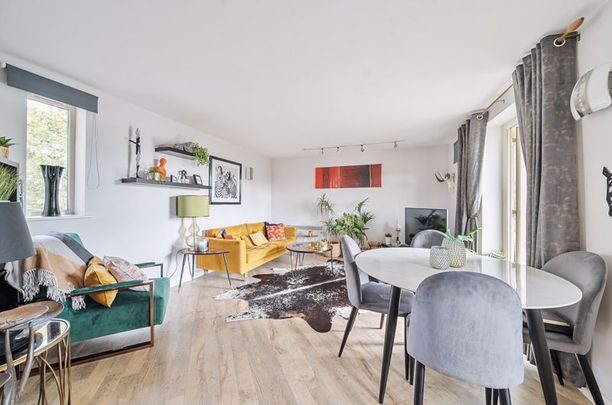 31 Ashley Park Road, Walton-On-Thames - Photo 1