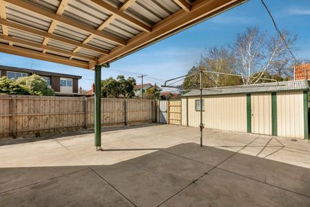 Thinking of selling? Contact our agent - Photo 5