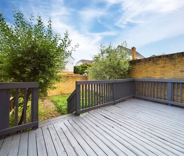 5 bedroom House in Kingsquarter, Maidenhead - Photo 3