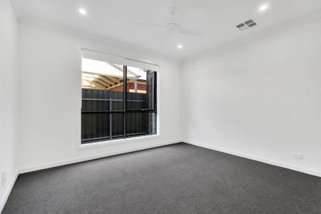 “Brand New Family Treasure, overlooking Linear Park!” - Photo 2