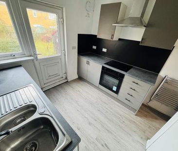 3 bedroom end of terrace house to rent - Photo 5