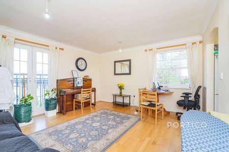Queensberry Place, E12 - Photo 3