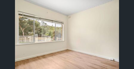 Spacious 3 Bedroom Home in Burton - Photo 2