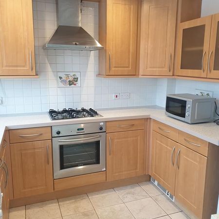 3 bedroom semi-detached house to rent - Photo 4