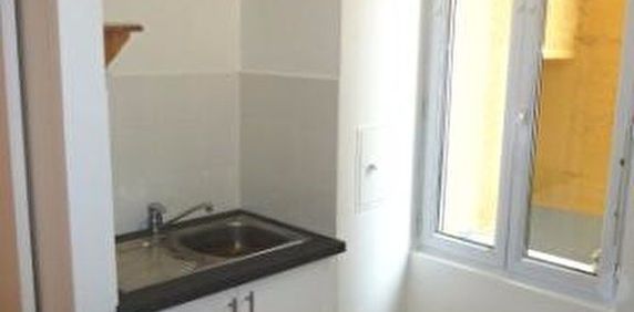 Location Appartement 1 pièce 20m² IVRY SUR SEINE 94200 - Photo 2