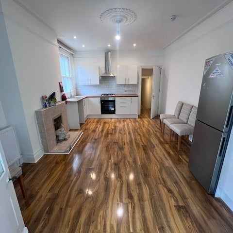 Room in a Shared House, Fawnbrake Avenue, SE24 - Photo 1