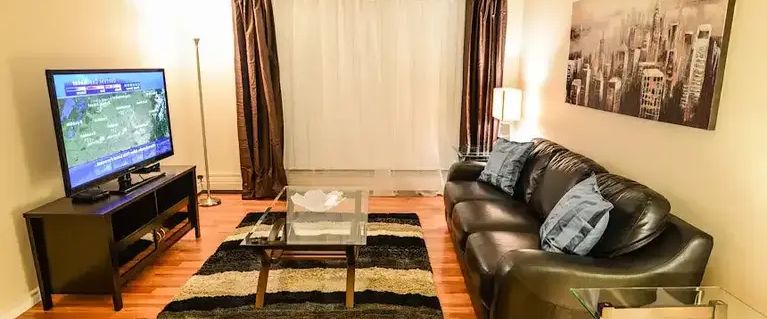 Downtown funished suites - 2 & 1 bedrooms - SHORT TERM-WIFI- UTILITIES-LRT-PARKG | 1335 12 Ave SW, Calgary - Photo 1