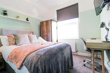 Leslie Terrace, Leeds, LS6 - Photo 2