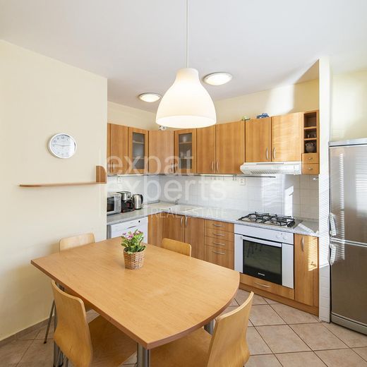 Príjemný, slnečný 3i byt, 70m2, lodžia, pekná a tichá lokalita - Photo 1