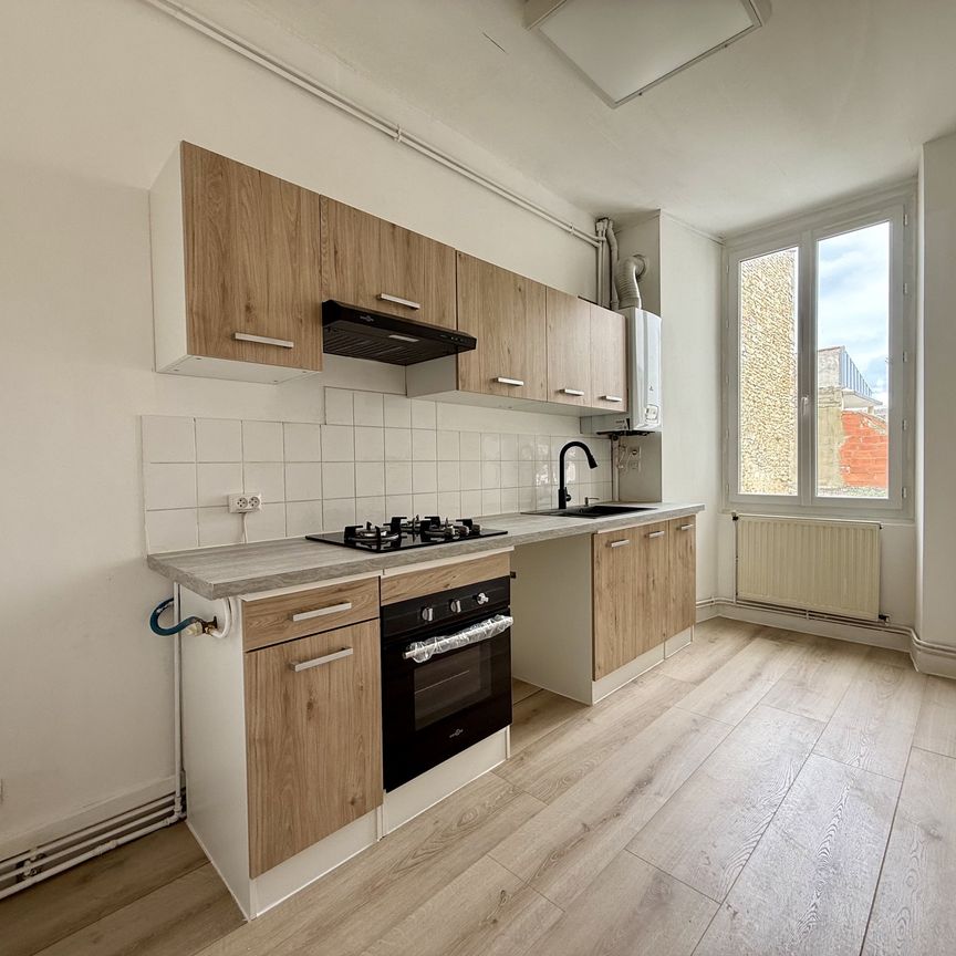 Location Appartement 3 pièces 62m² ROCHEFORT 17300 - Photo 1