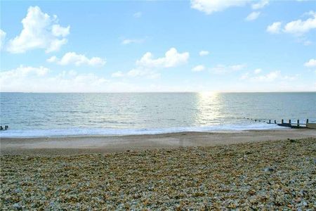 Beach Front, Hayling Island, PO11 - Photo 2