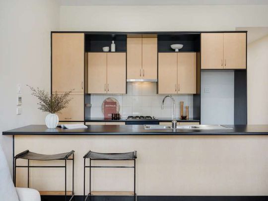 Stylish & Light-Filled 2-Bedroom Home in Prime Eastwood Location - Photo 1