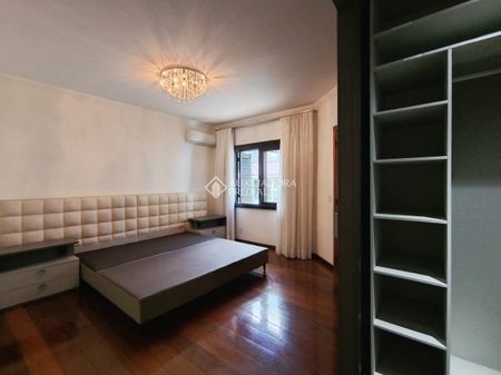 Casa com 4 quartos e 350m² para alugar em Centro, Canoas. - Foto 5